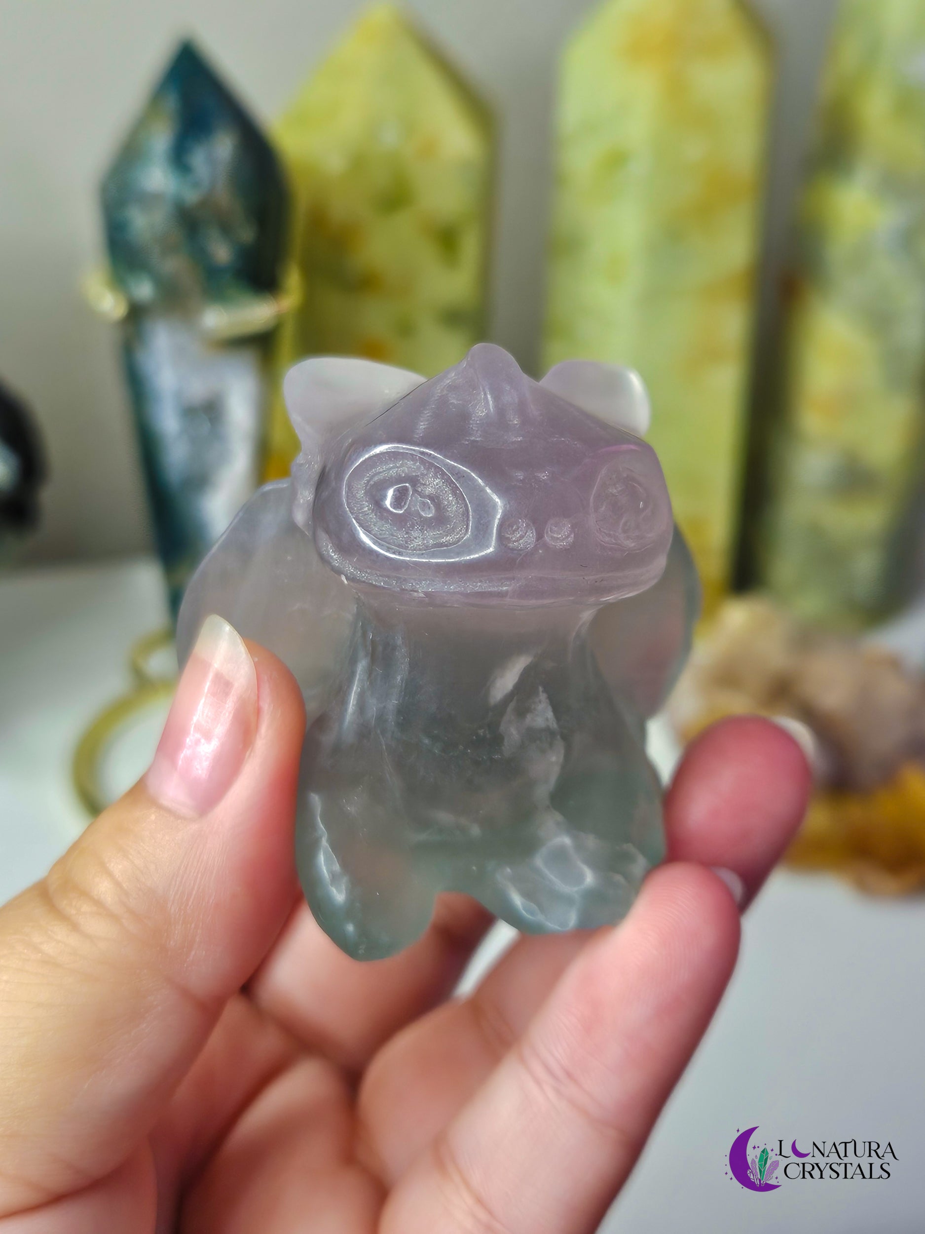 Toothless Fluorite Carving (intuitively chosen)