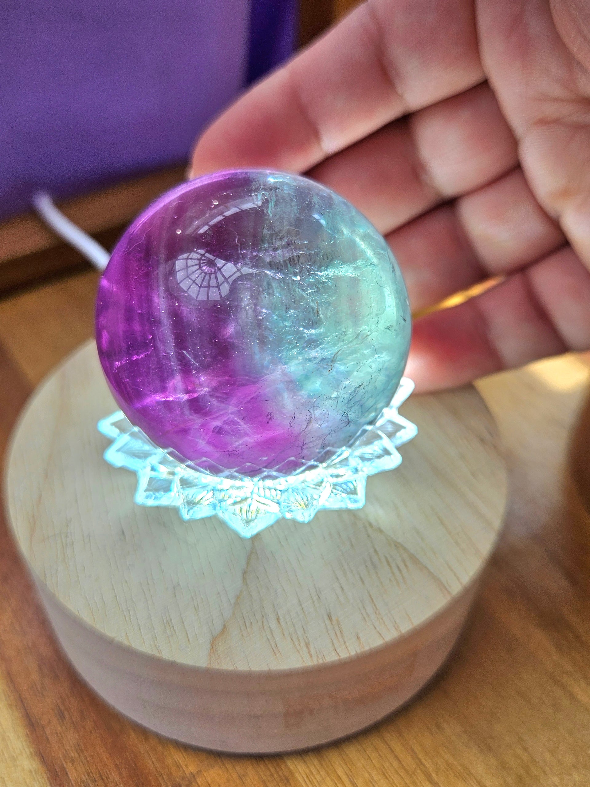 Lámpara Esfera de Fluorita en base rotativa